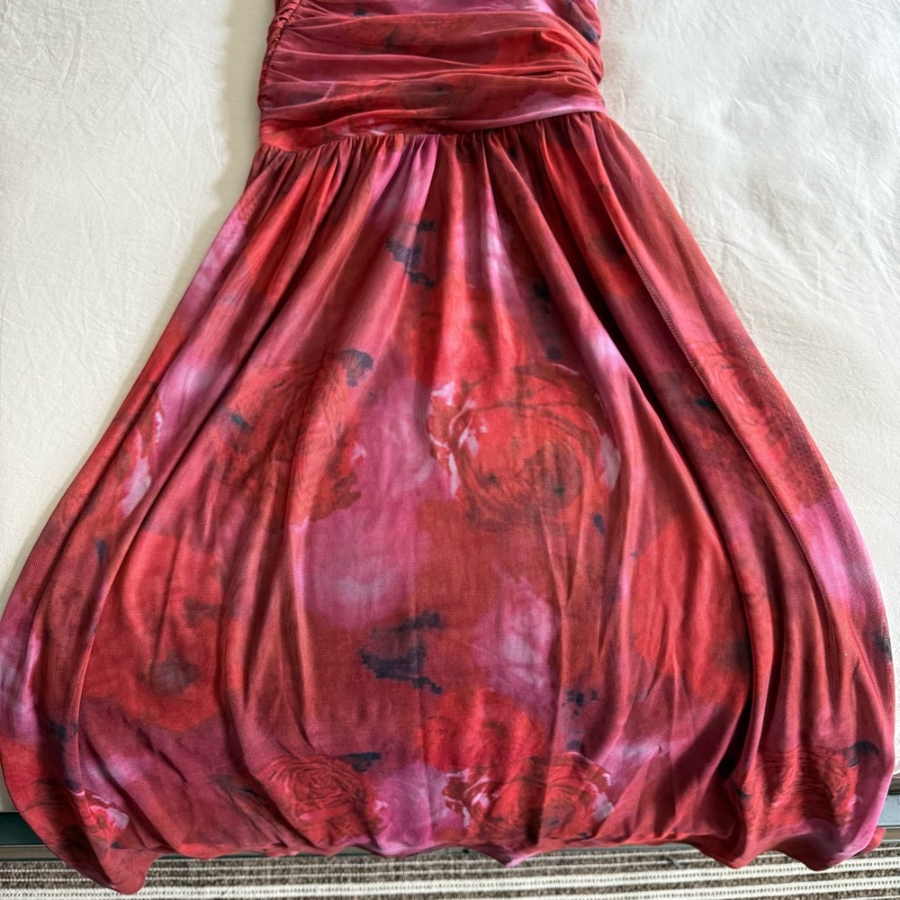 Elliatt Elise Maxi Dress Red Motif Size XS - Picture 3 of 5